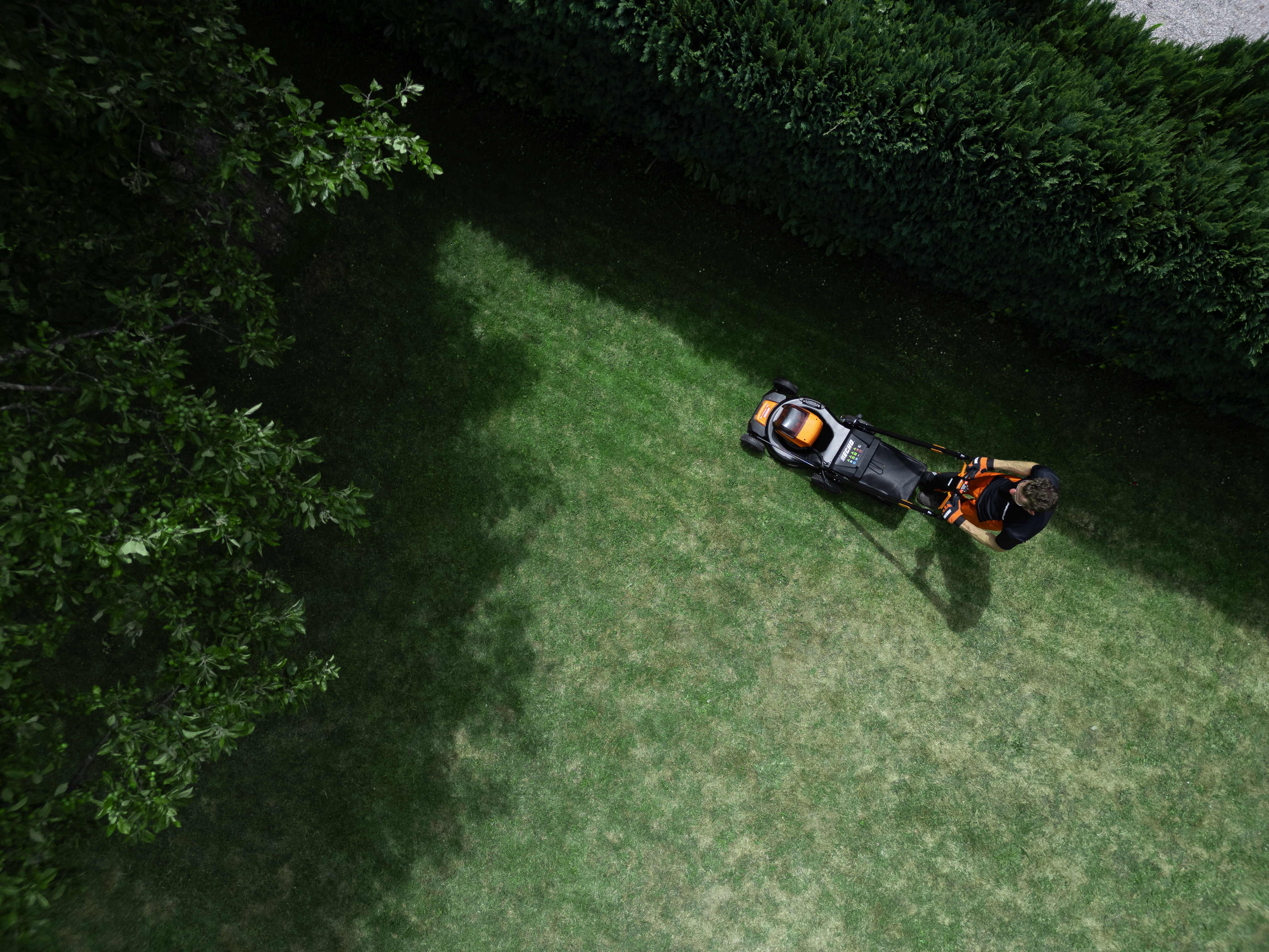 Better control. Compact power. Maximum manoeuvrability. Better control. Compact power. Maximum manoeuvrability.